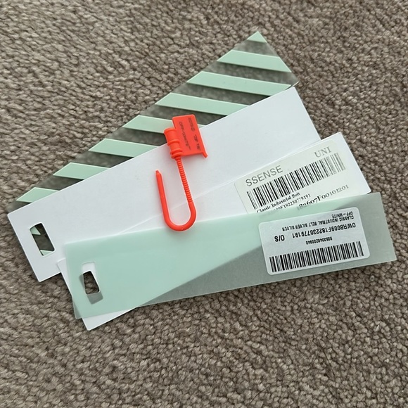 Off White | Silver Classic Industrial Belt - Picture 4 of 7